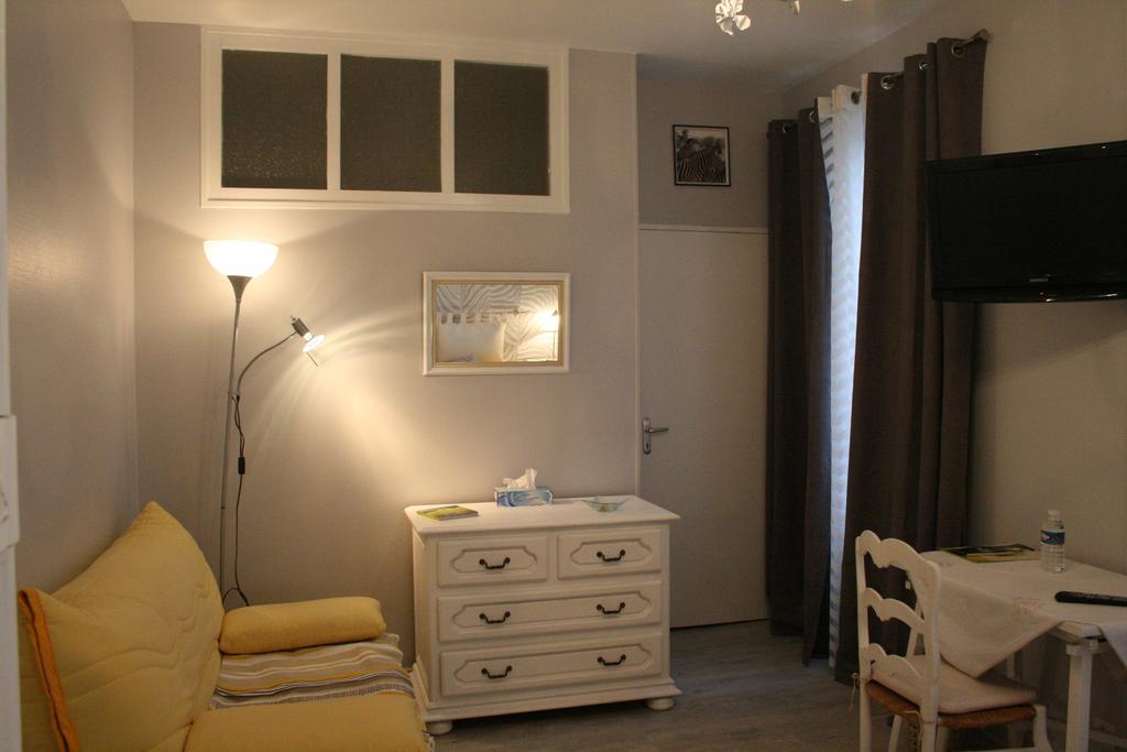 Hotel Roche De Vic Albussac Zewnętrze zdjęcie