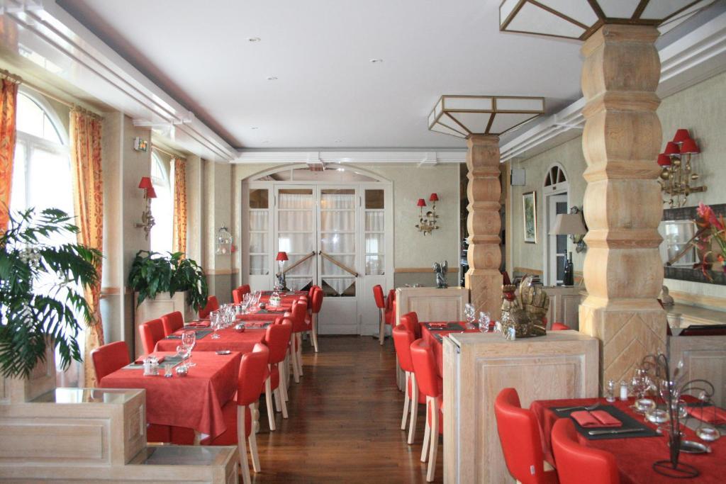 Hotel Roche De Vic Albussac Zewnętrze zdjęcie